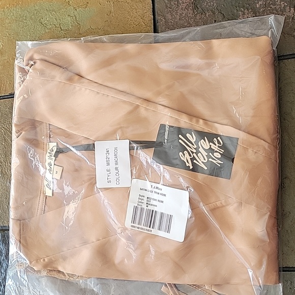 Satin Robe with Lace Trim by Belle Verre Notte, M, Macaroon, NWT - Picture 3 of 3